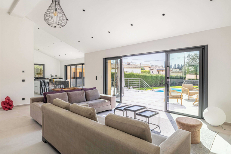Others 4, Modern Villa with Heated Pool and Garden, Alpes-Maritimes