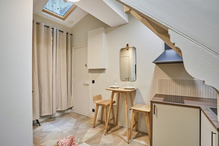 Interior, Charmant studio duplex Beaubourg/Le Marais, Paris