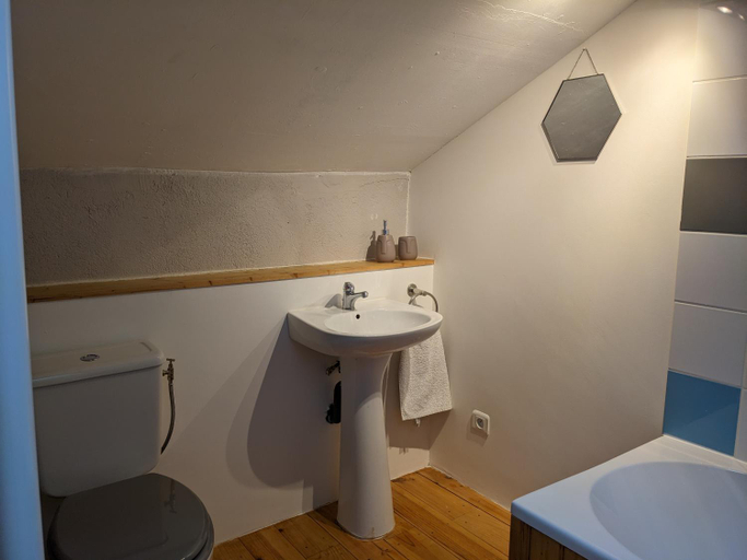 Bathroom 1, Chez Elle, Haute-Vienne