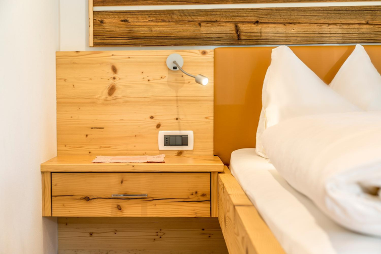 Bedroom 2, Garni Jasmin, Bolzano
