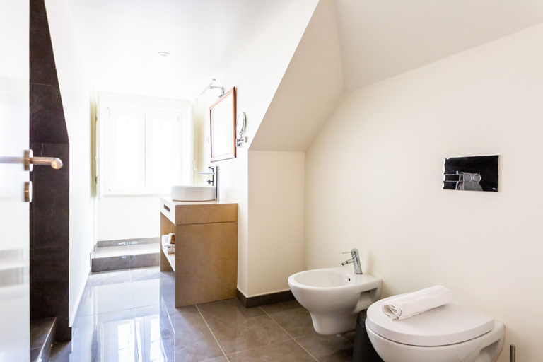 Bathroom 4, Jardim da Lapa by Shiadu, Lisbon