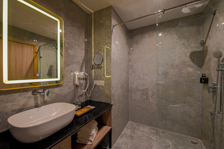 Bathroom 3, Corbett Platinum Heritage, Nainital