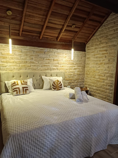 Bedroom, Golden Premium, Camanducaia