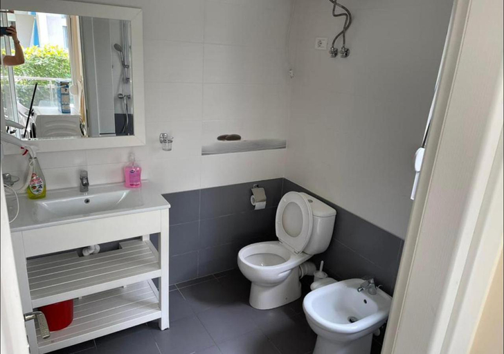 Bathroom 2, Primavera X Luxury Apartments, Durrësit