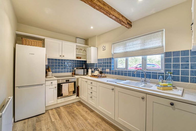 Room 5, Host Stay Gleanings, Worcestershire