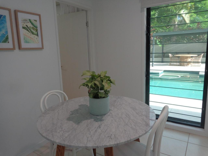 Dining Room 9