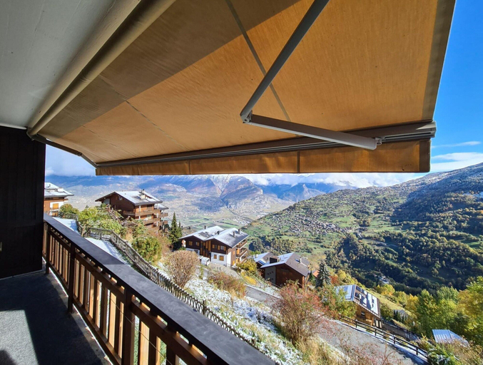 Property grounds 5, Flat in Veysonnaz Near Ski Lift & Valley Views, Conthey