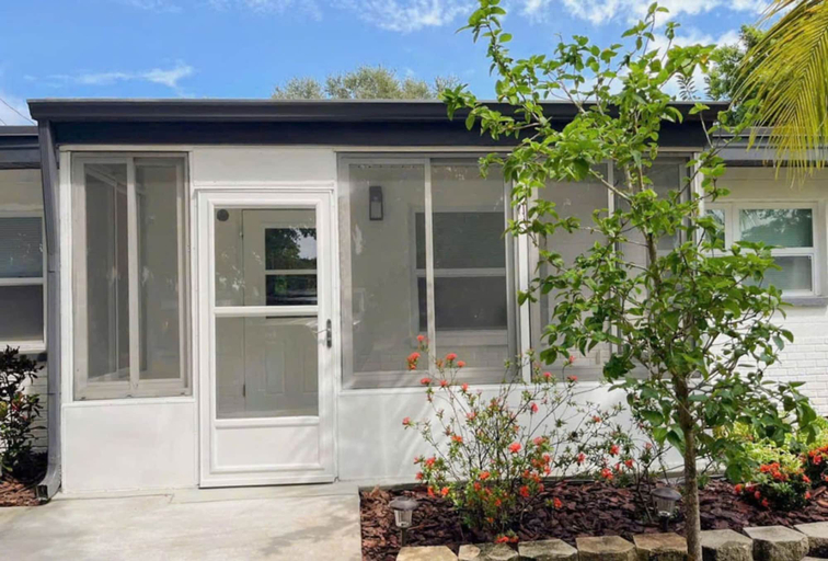 Room 5, Pool Home in Seminole 5miles to Beach, Pinellas