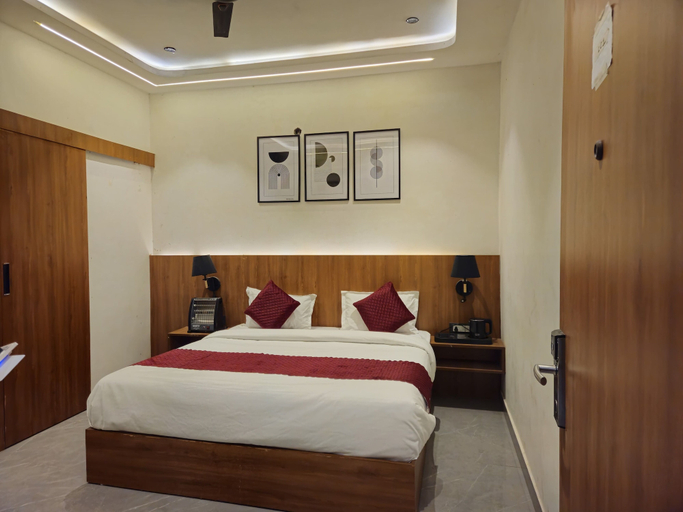 Bedroom 2, The Royal Orchid, Aligarh