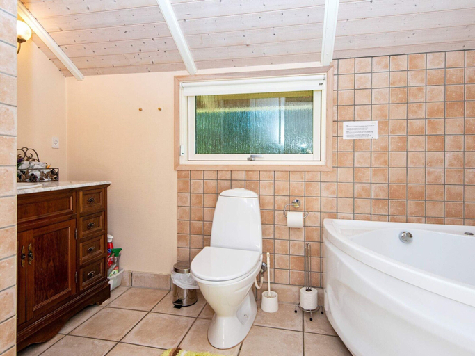 Bathroom 3, 6 Person Holiday Home in Ansager, Varde