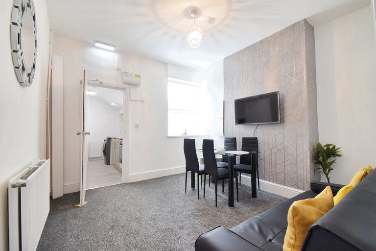 Room 2, Host Stay Church Drive, Derbyshire