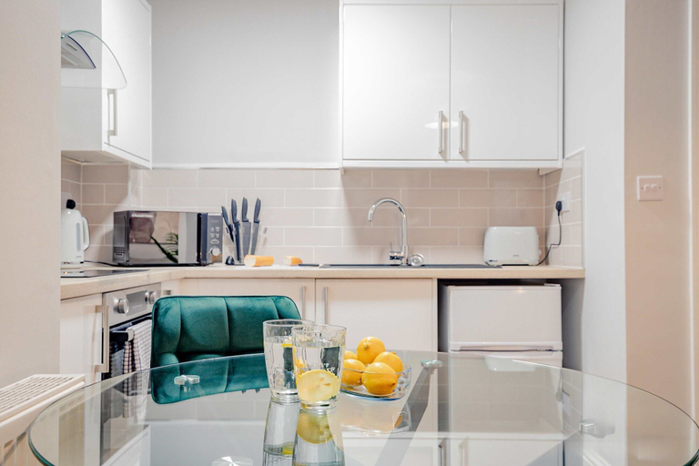 Room 3, Host Stay Bridge Street Studio Apartment, Worcestershire