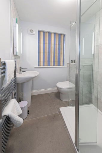Bathroom, Vine Cottage, Northumberland