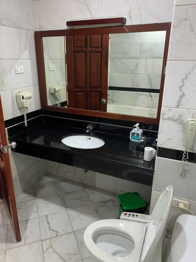 Bathroom 3, Bac Ninh Royal Hotel, Bắc Ninh