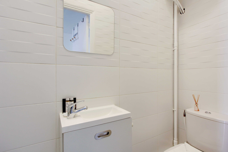 Bathroom 3, Lovely Studio for 2 People - Levallois-perret, Hauts-de-Seine
