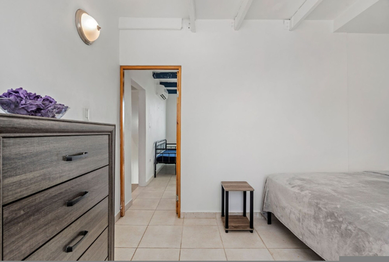 Room 3, Otium Vacation Rental With Pool Steps From The Beach Parking Pet Friendly
