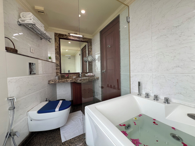 Bathroom 4, Hotel Royale de CASA, Kamrup Metropolitan