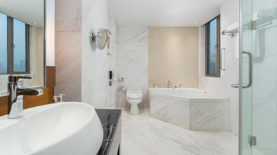 Bathroom 12