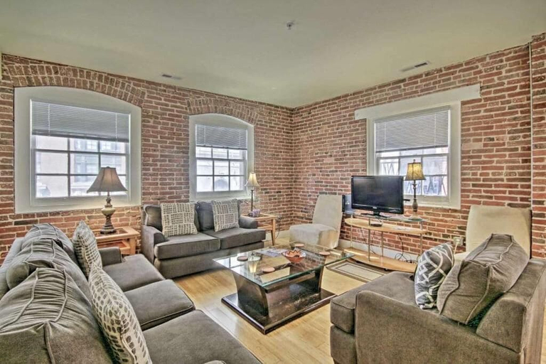 Others 5, Penthouse at Light Street, Baltimore