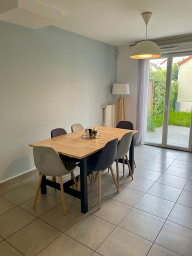 Facilities 2, Maison proche aeroport d’Orly, Essonne