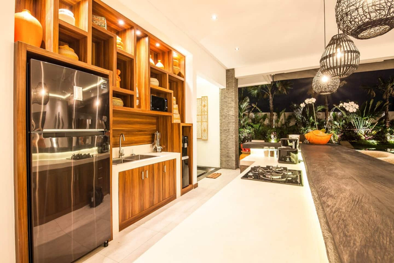 Others 4, Villa 15 - Splendid 6BR Villa, Just 400m to Finns Beach, Badung
