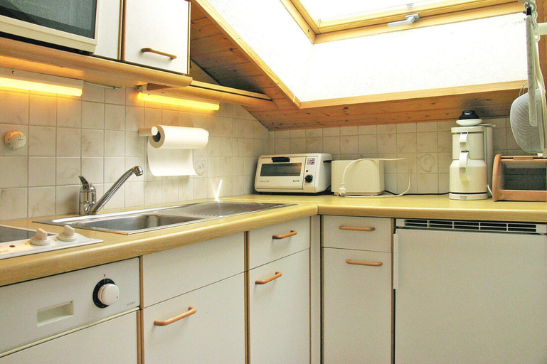 Private kitchen 4, Chalet in Dienten With Ski-in Access & Sauna, Zell am See