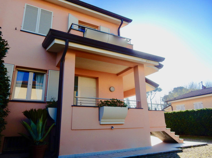 Others 3, Villa Mare, Lucca