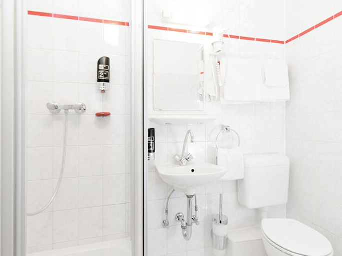 Bathroom 14