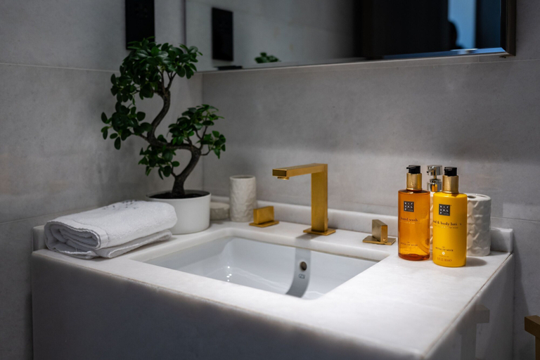 Room 5, DXB - Five - 41309 - PJ, Dubai