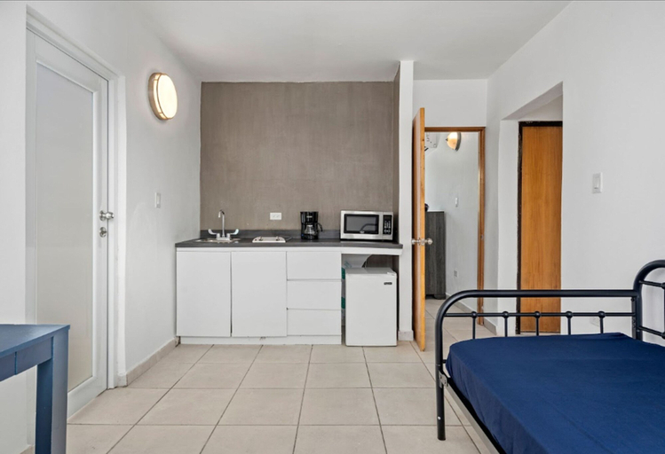Room 5, Otium Vacation Rental With Pool Steps From The Beach Parking Pet Friendly
