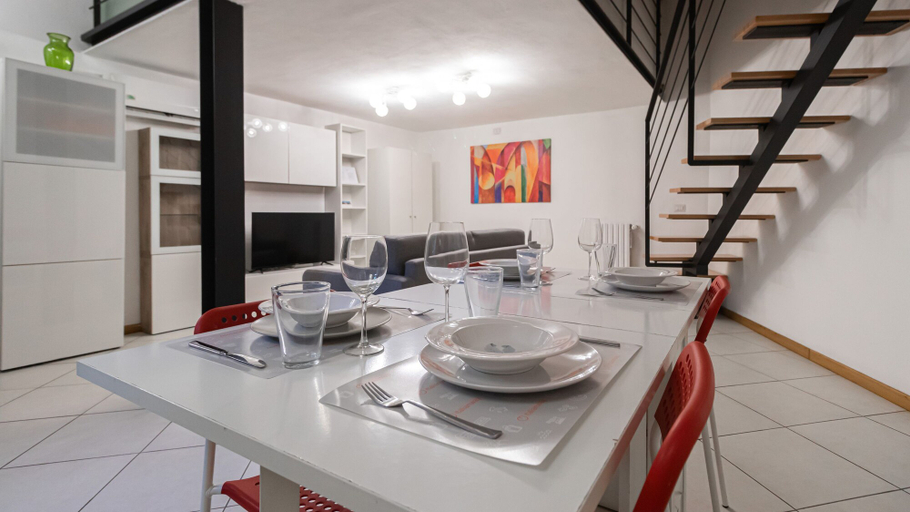 Others 4, Italianway - Isonzo 24, Milano