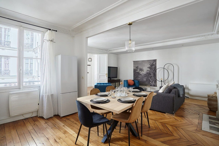 Dining 5, Sublime Appartement Champs Elysees, Paris