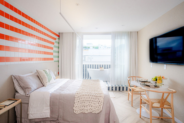 Room 5, Sea View and Balcony With Bathtub PI Standard, Rio de Janeiro