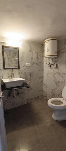 Bathroom 5, Hotel Apsara, Shimla