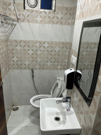 Bathroom 2, Kashi Heaven Premium, Varanasi