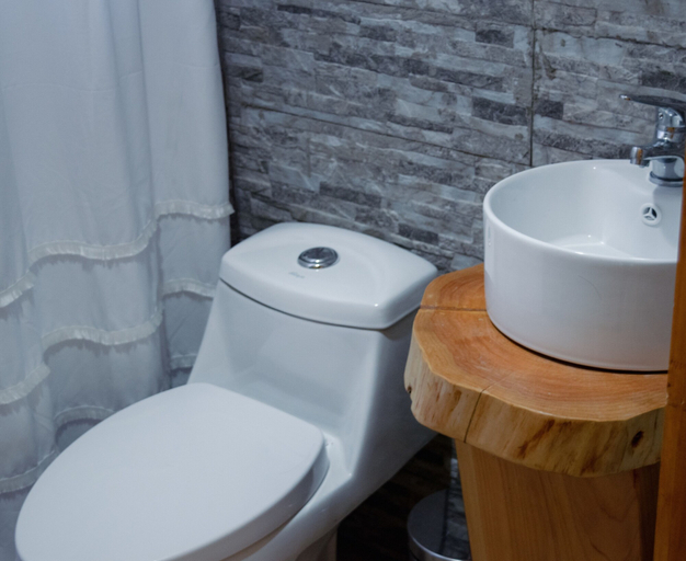 Bathroom 2, Refugios de Montaña Reloncaví - RL1, Ñuble