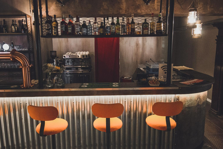 Food & Drinks