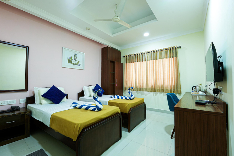 Bedroom 4, MADRAS INN - ALWARPET, Chennai