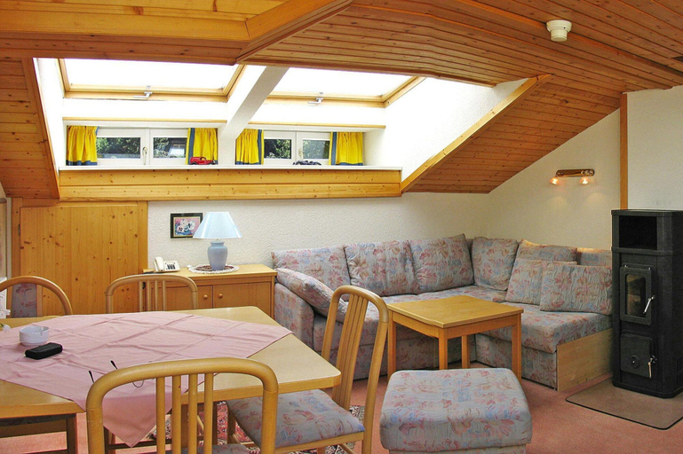 Dining 5, Chalet in Dienten With Ski-in Access & Sauna, Zell am See