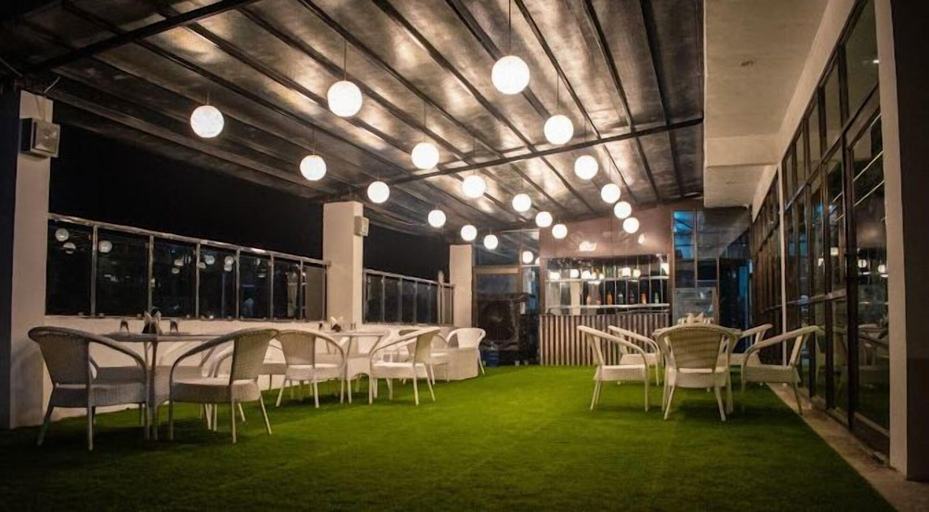 Food & Drinks 5, Hotel Lakeview, Chhatarpur