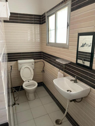 Bathroom 5, Lord Buddha Guest House, Gorakhpur