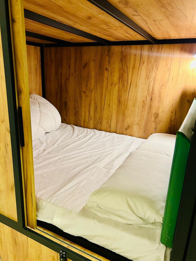 Bedroom 4, Capsule Inn Madrid, Madrid