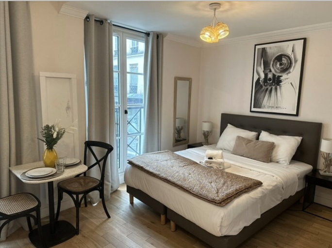 Room 4, Charming Apartment Center of Paris By Studio, Paris