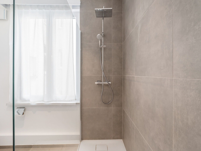 Bathroom 2, Renovated Apartment Near Beach, West-Vlaanderen