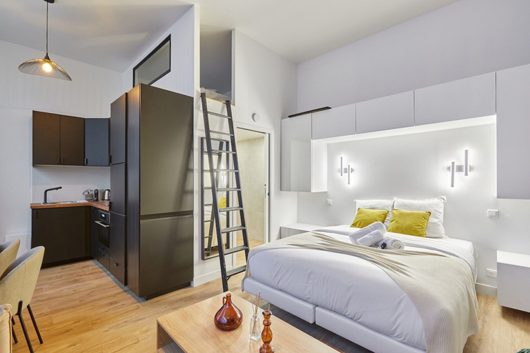 Primary image, Suite Saint Germain des Pres Rue de Rennes, Paris