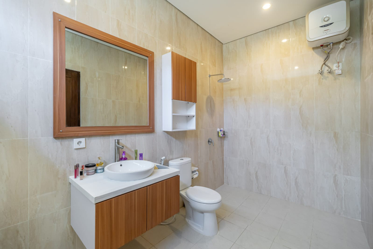 Bathroom 5, Villa Tentrem Berawa, Badung