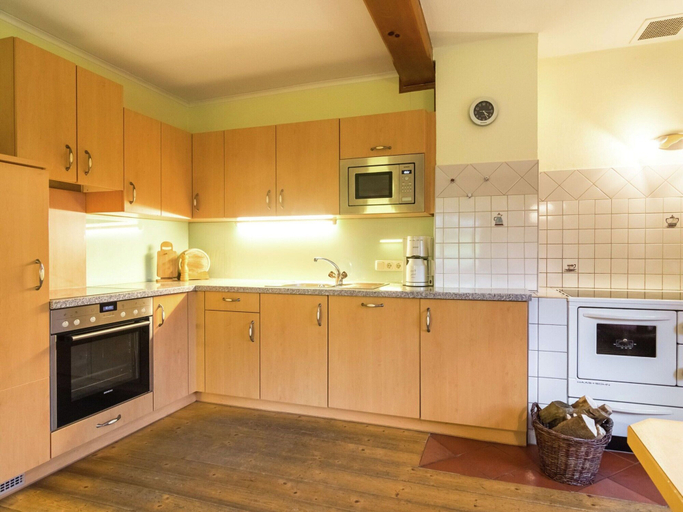 Private kitchen 2, Farmhouse in St. Johann With Sauna, Sankt Johann im Pongau