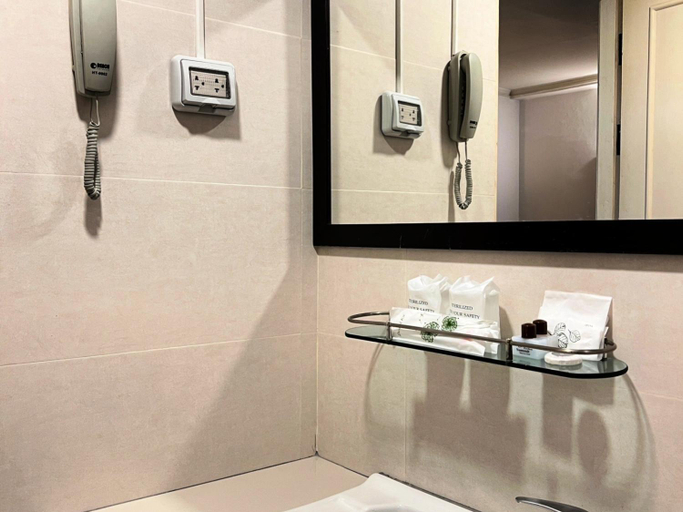 Bathroom 8
