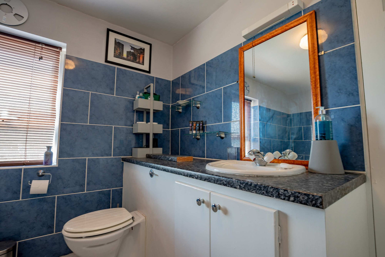 Room 5, Host Stay Wellington Apartment, West Sussex