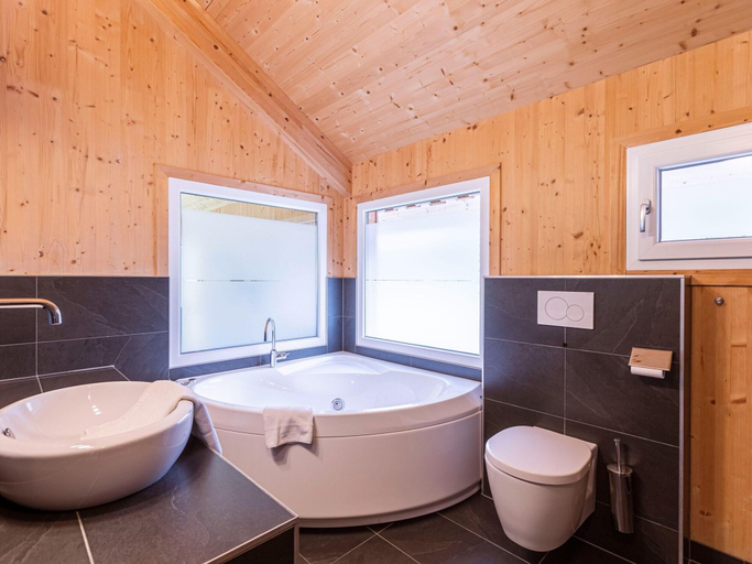 Bathroom 3, Luxurious Chalet in Sankt Georgen ob Murau with Hot Tub, Murau